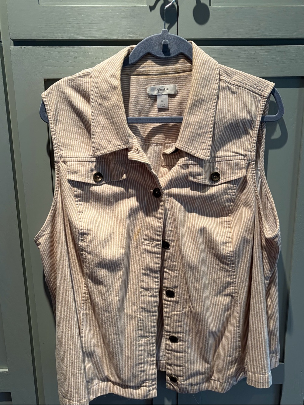 CJ Banks Light Beige Sleeveless Button-Front Shirt Vest